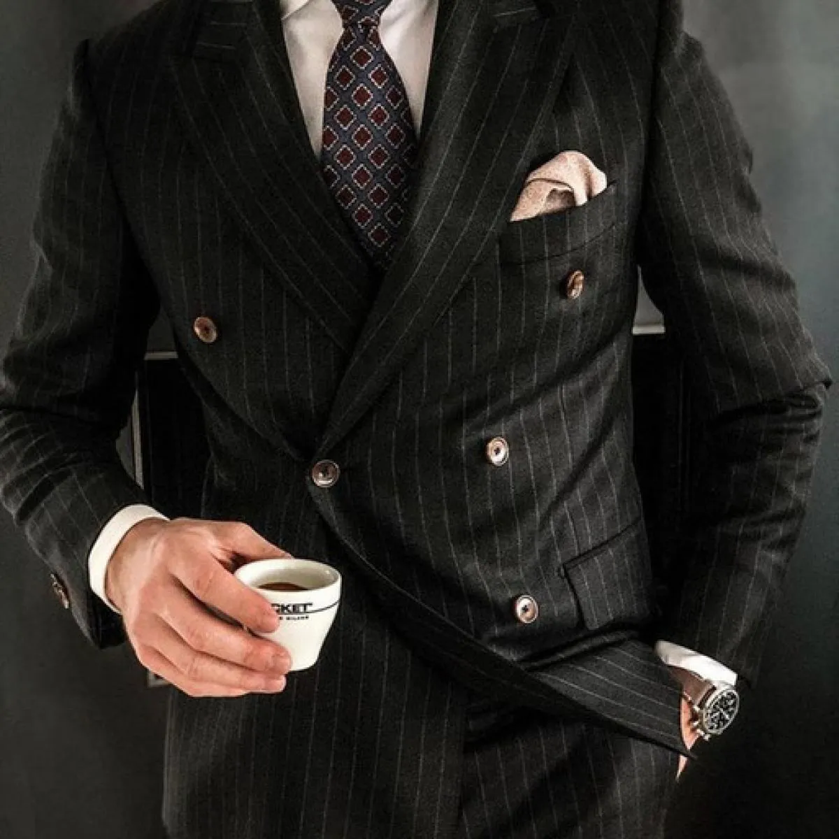 2023 Abiti da uomo a righe nere Blazer doppiopetto Ultimi disegni di mutande da cappotto Slim Fit Smoking da 2 pezzi Custom Made