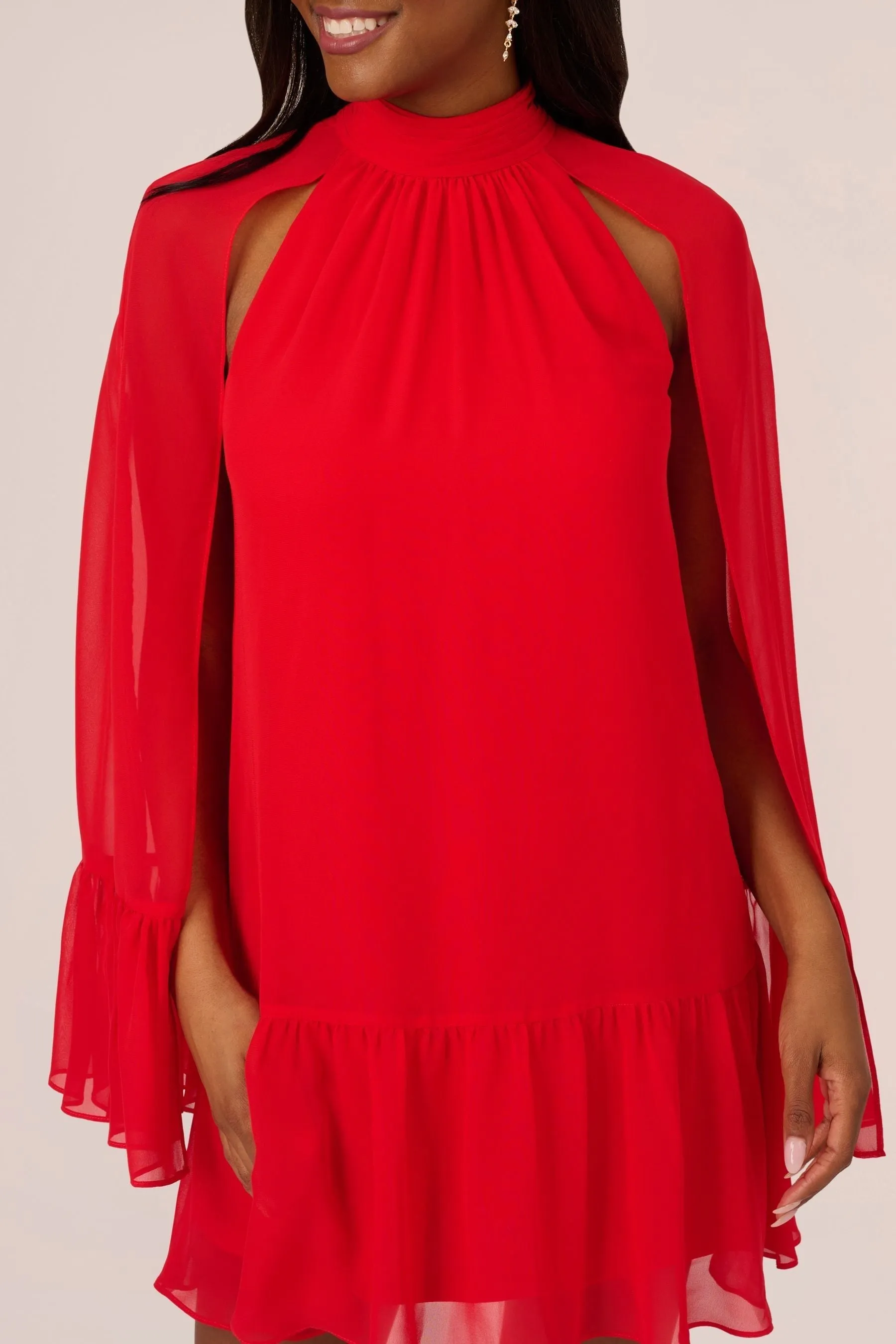 Adrianna Papell Rosso - Abito Ruches a mantella in chiffon