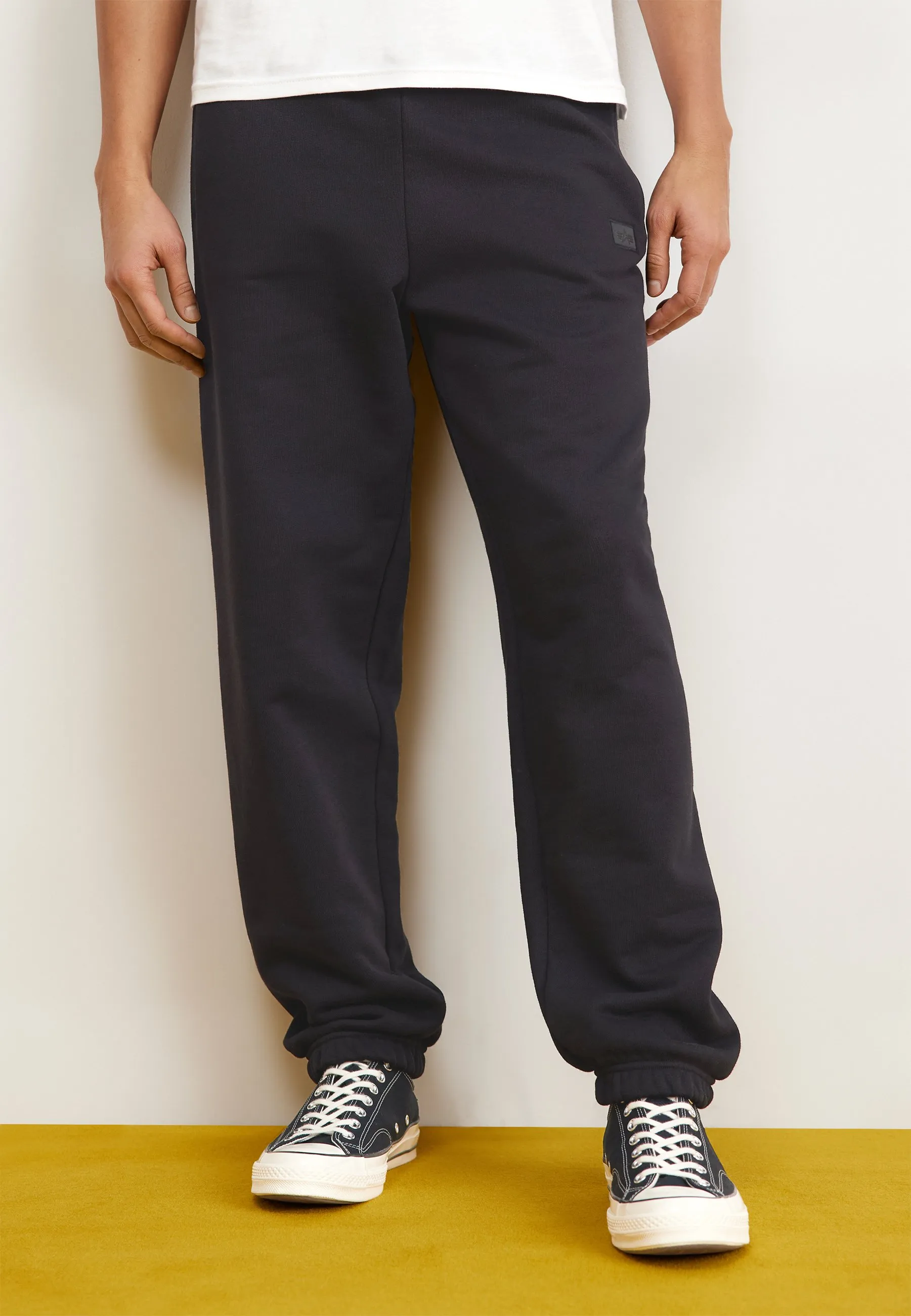 ALPHA ESSENTIALS JOGGER - Pantaloni sportivi