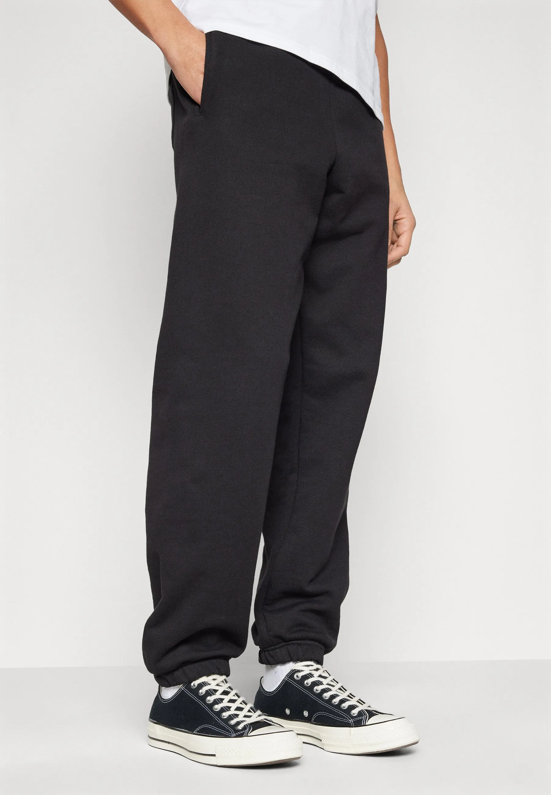 ALPHA ESSENTIALS JOGGER - Pantaloni sportivi