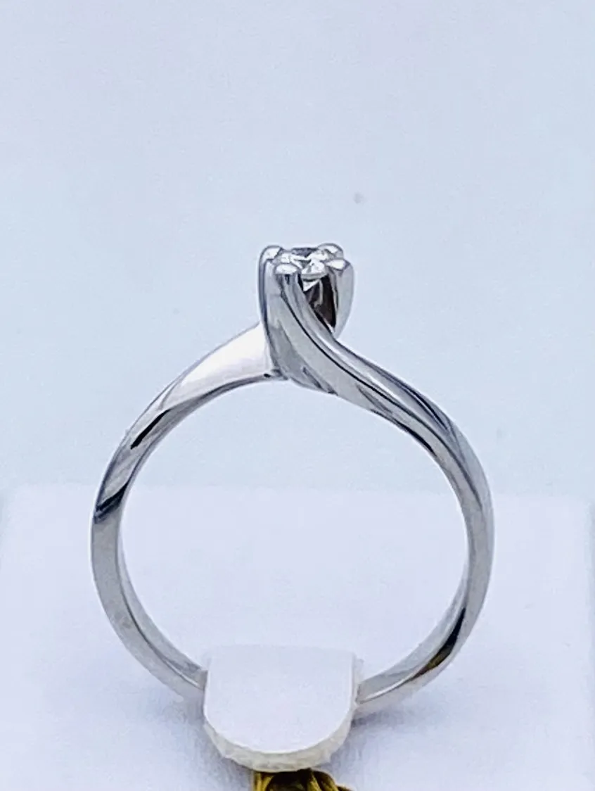 Anello solitario di diamanti  oro bianco 750%  SGUARDI Art. AN1219