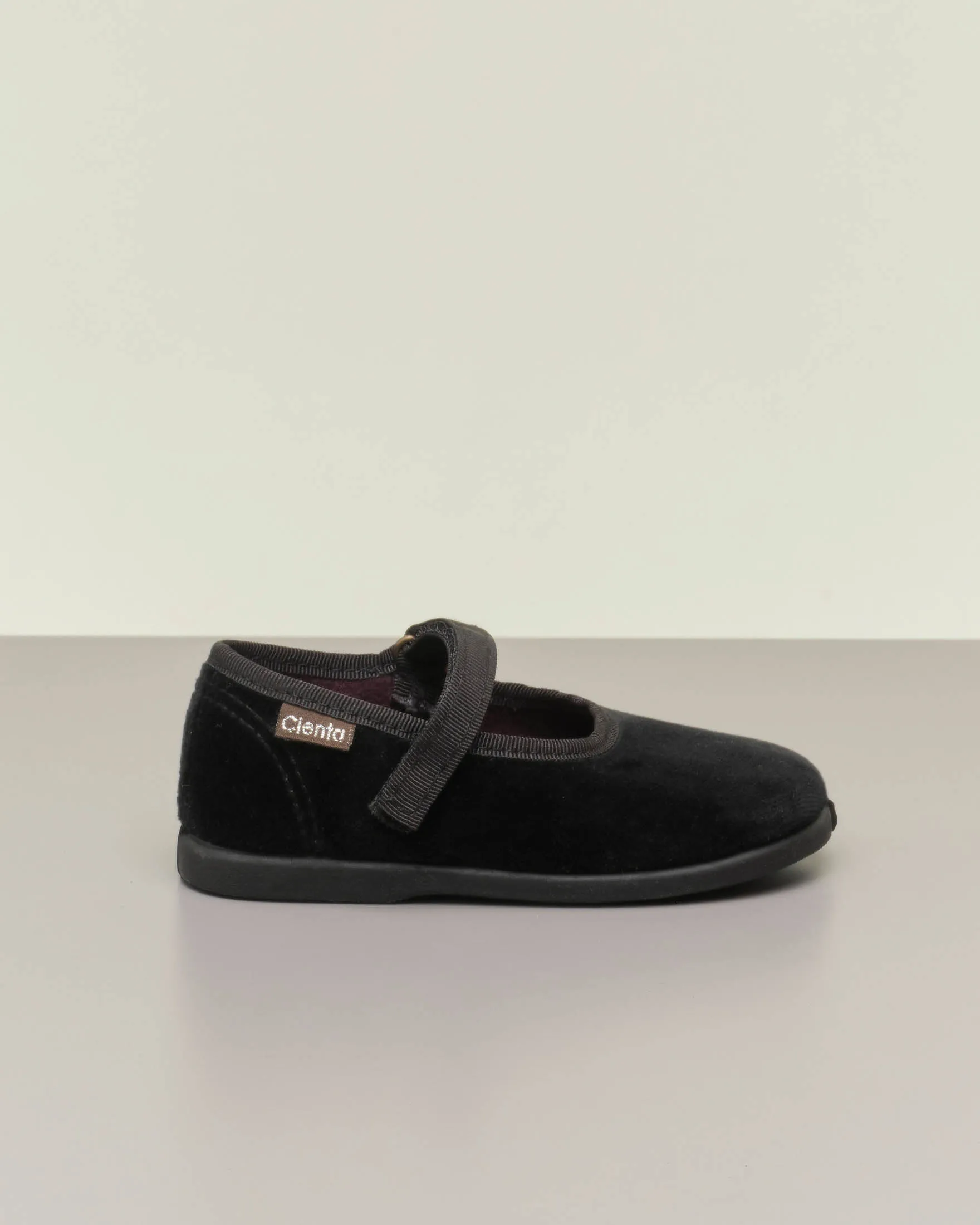 Ballerine in velluto nero con cinturino 23-27