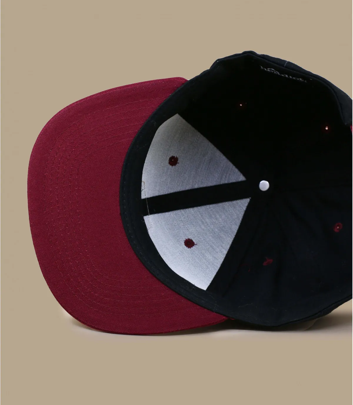   bordeaux snapback combi nero     Snapback Combi Bay Window black burgundy     