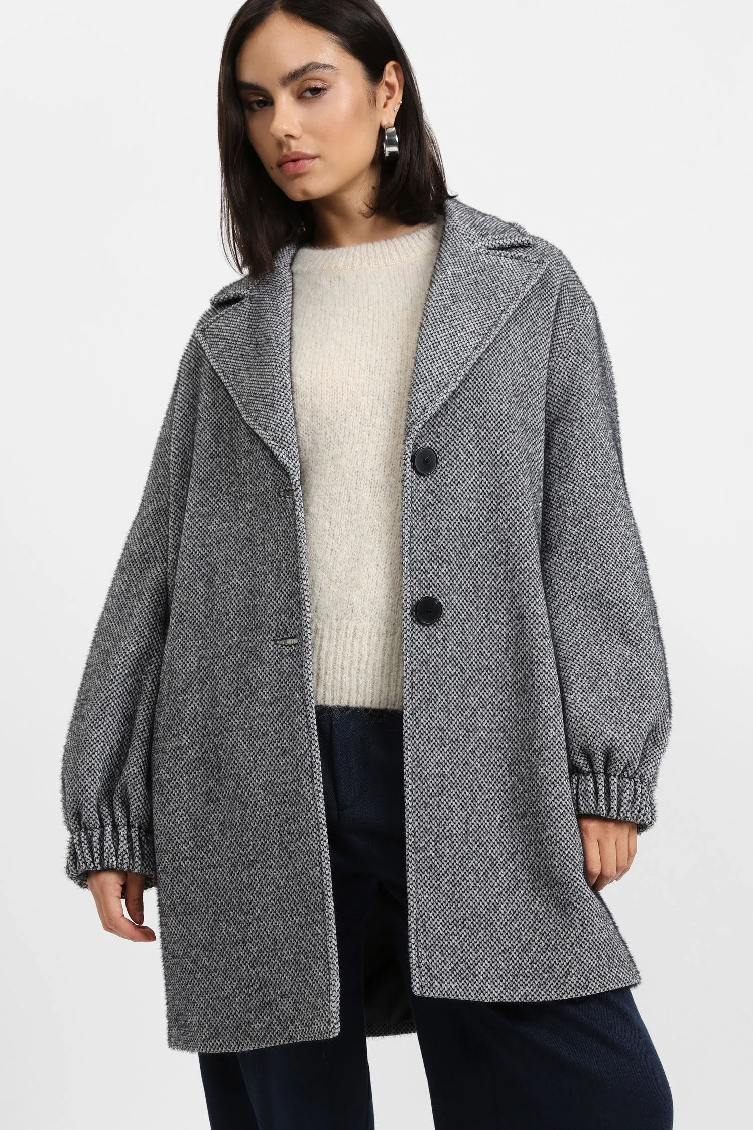  Cappotto con polsini arricciati 