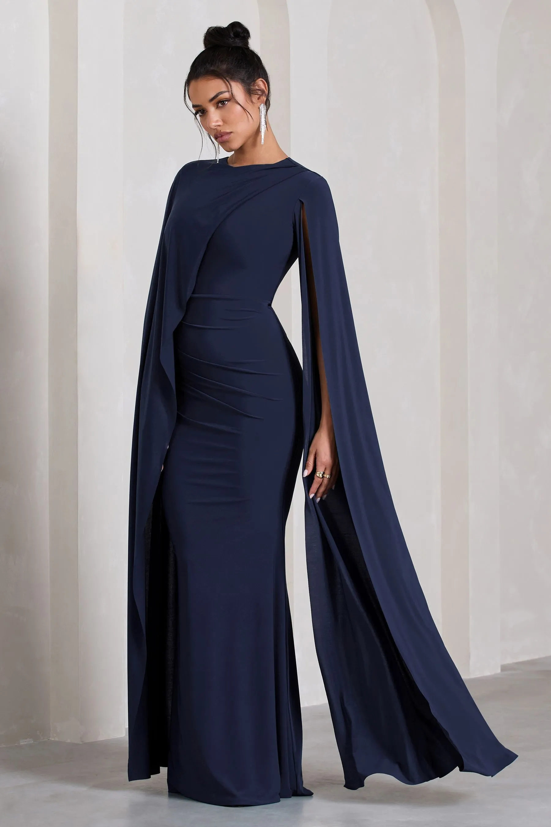 Club L London - Magdelena - Abito maxi con mantella asimmetrica