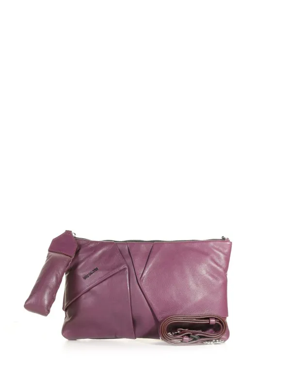 Clutch bag in leather with shoulder strap