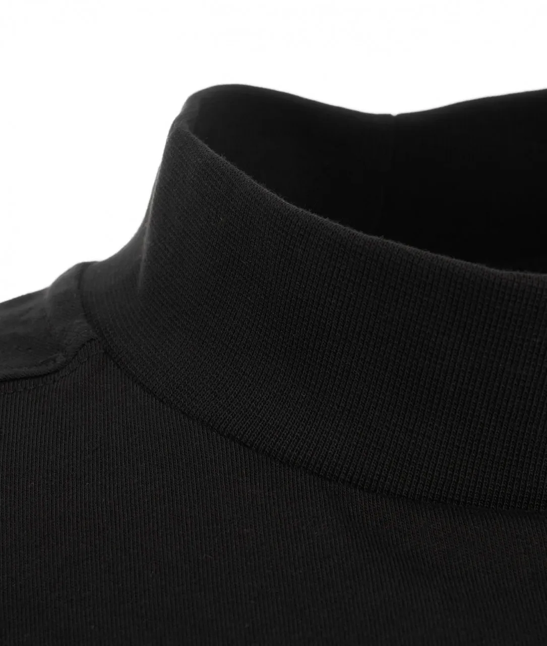 Collo a lupetto nero nero