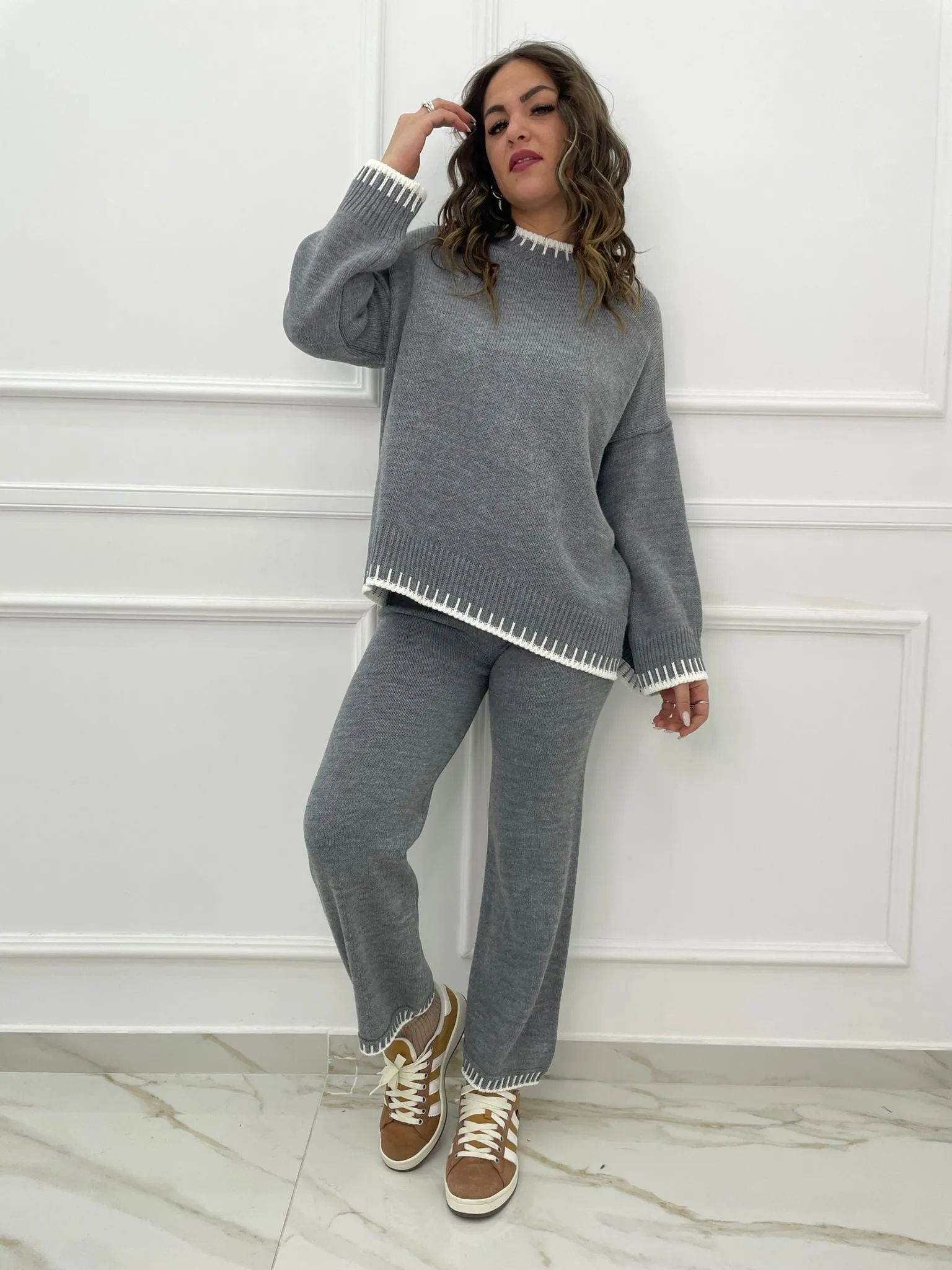 Coordinato 2 pezzi con maglione asimmetrico