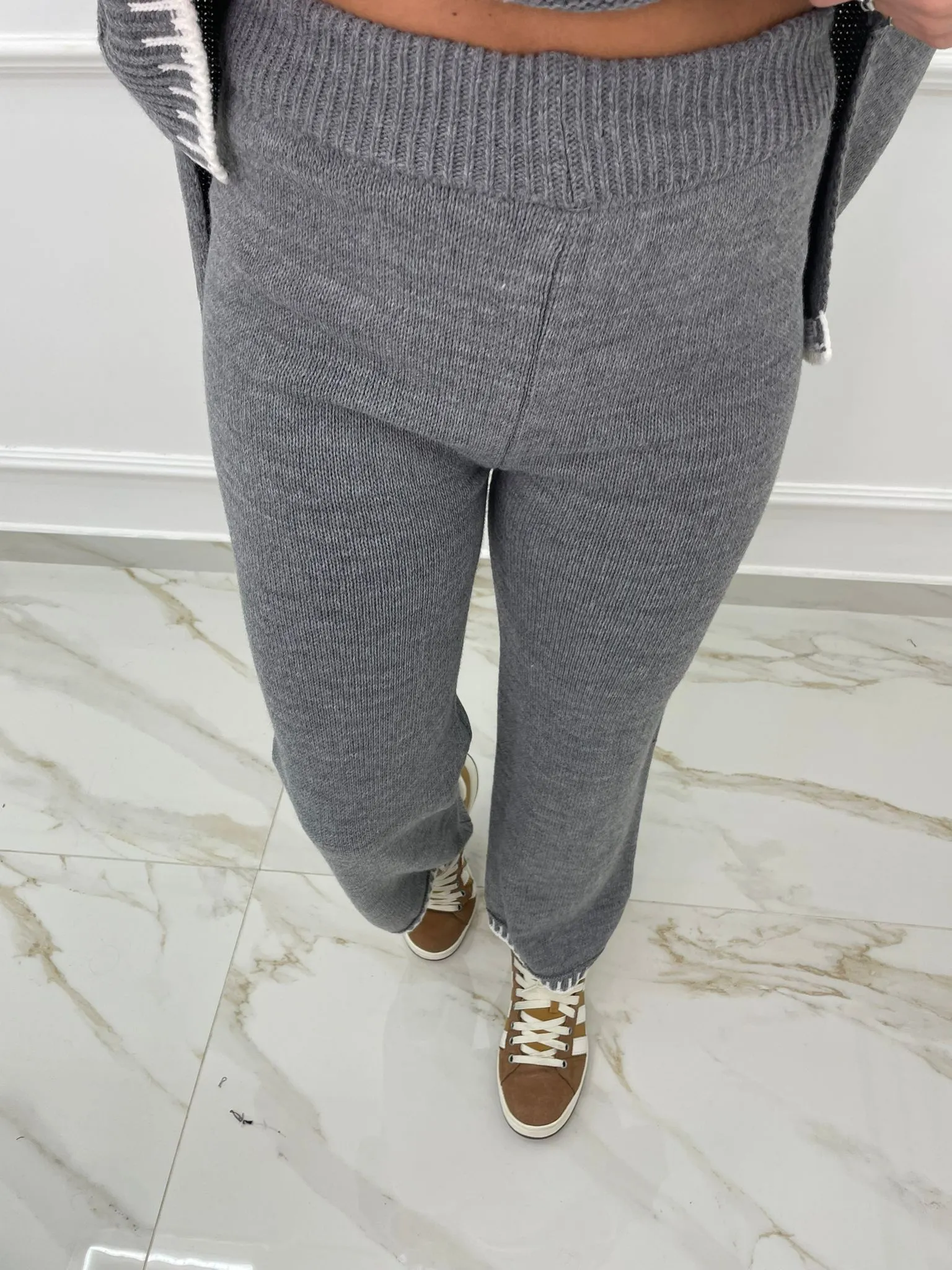 Coordinato 2 pezzi con maglione asimmetrico