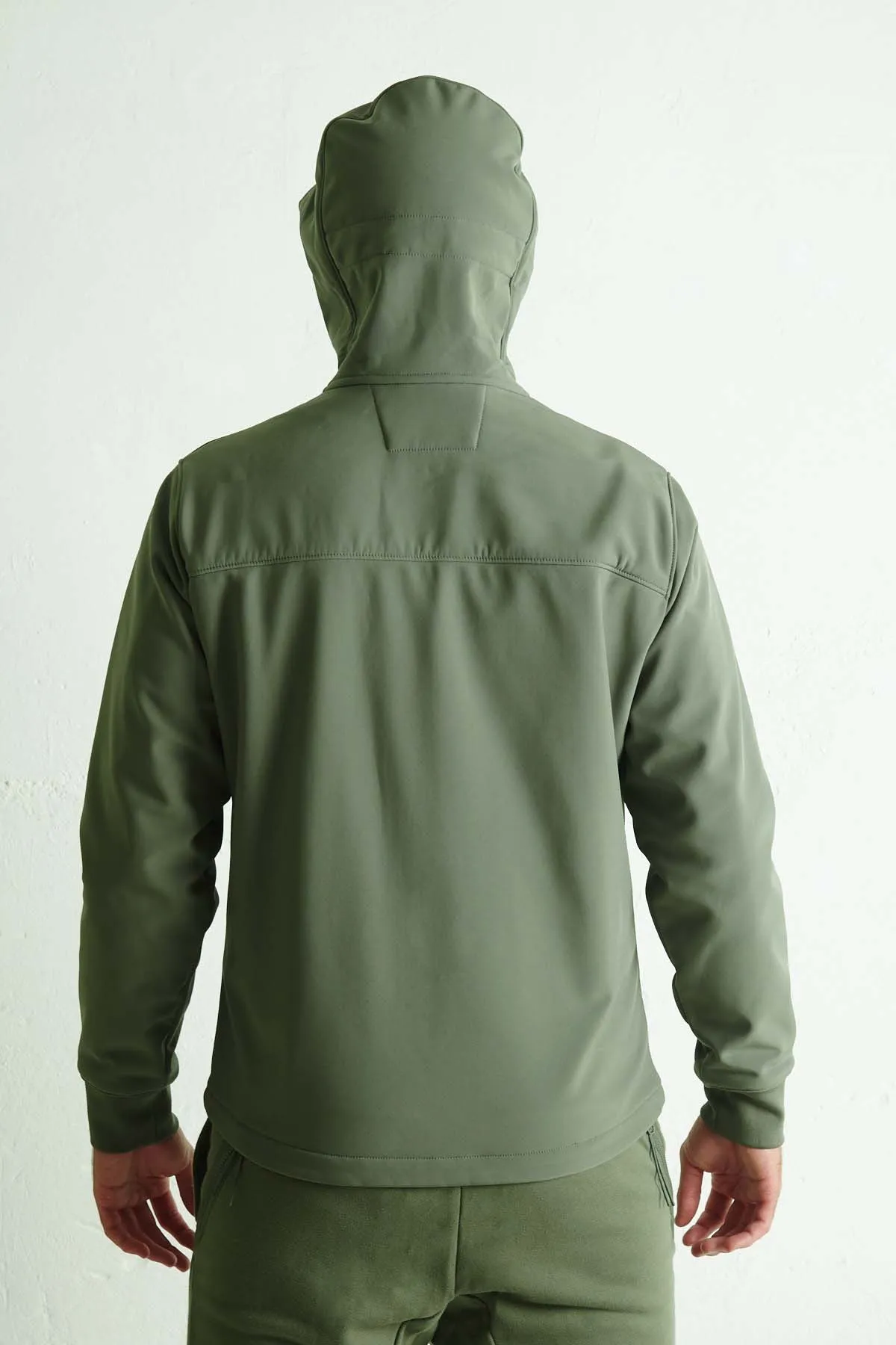 C.P. COMPANY Giubbotto in soft-shell con lenti nel cappuccio