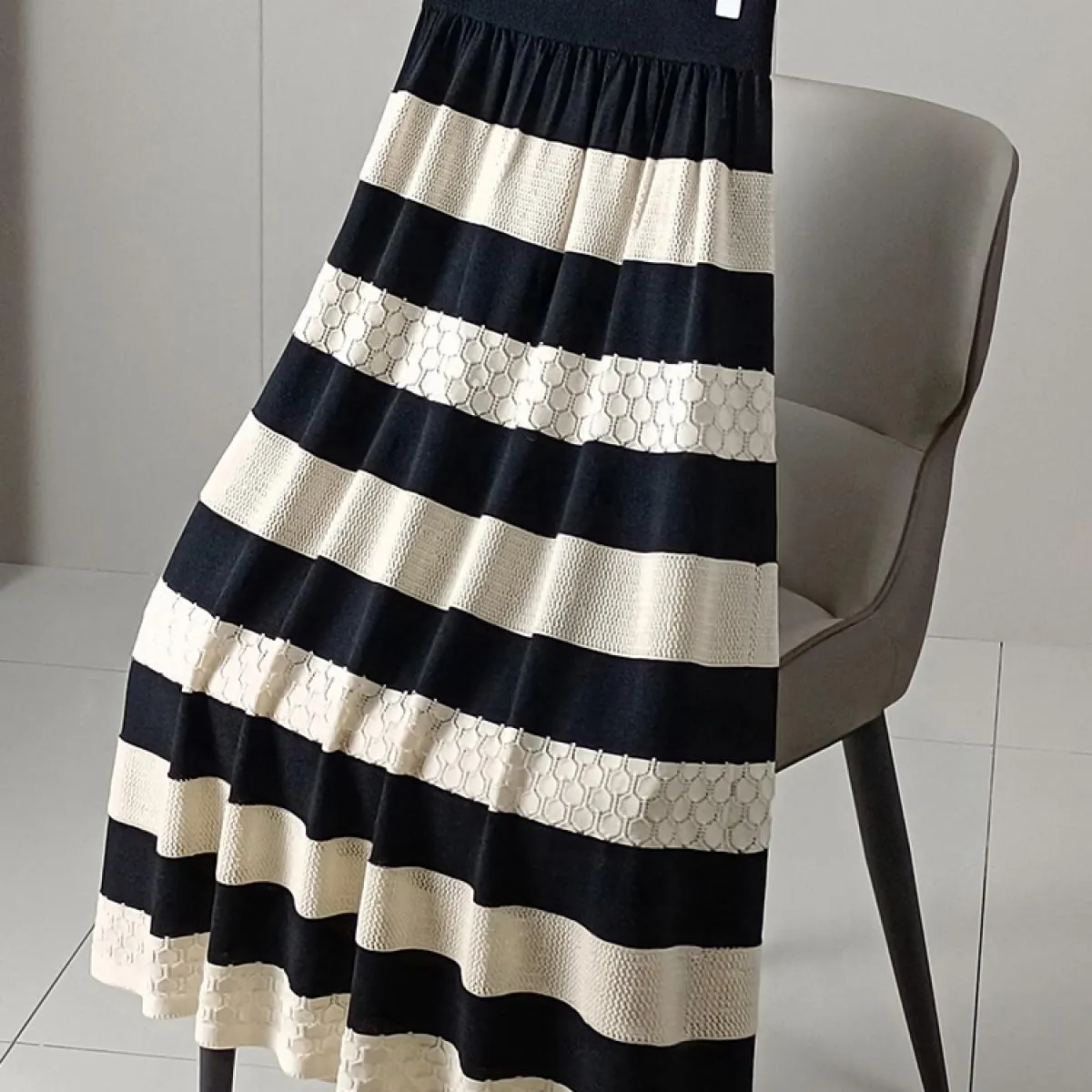Gonna lunga lavorata a maglia a righe all'uncinetto da donna 2023 Autunno Inverno Vita alta Antirughe Drappeggiato Una linea Gon
