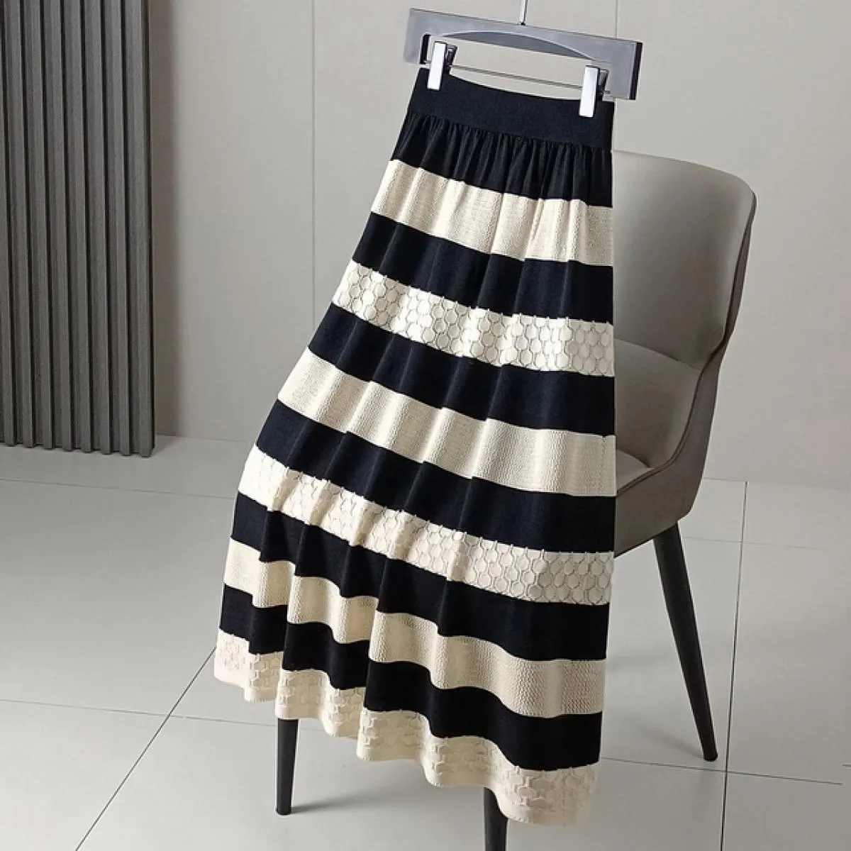 Gonna lunga lavorata a maglia a righe all'uncinetto da donna 2023 Autunno Inverno Vita alta Antirughe Drappeggiato Una linea Gon
