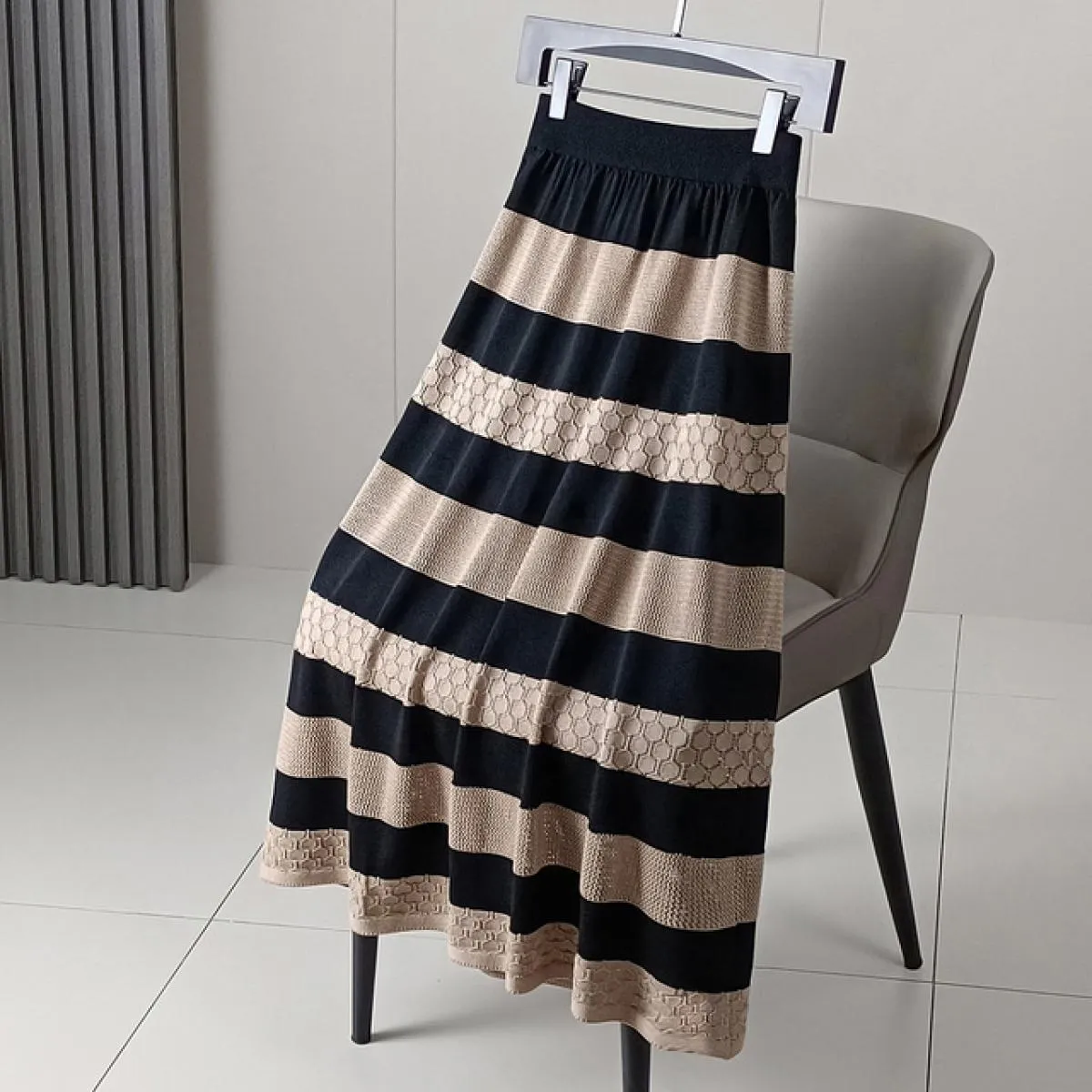 Gonna lunga lavorata a maglia a righe all'uncinetto da donna 2023 Autunno Inverno Vita alta Antirughe Drappeggiato Una linea Gon