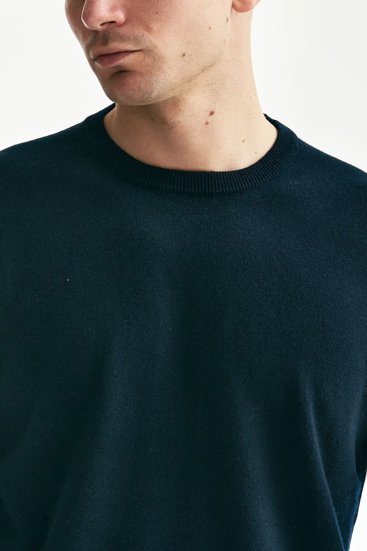 Maglia girocollo in lana e cashmere blu 