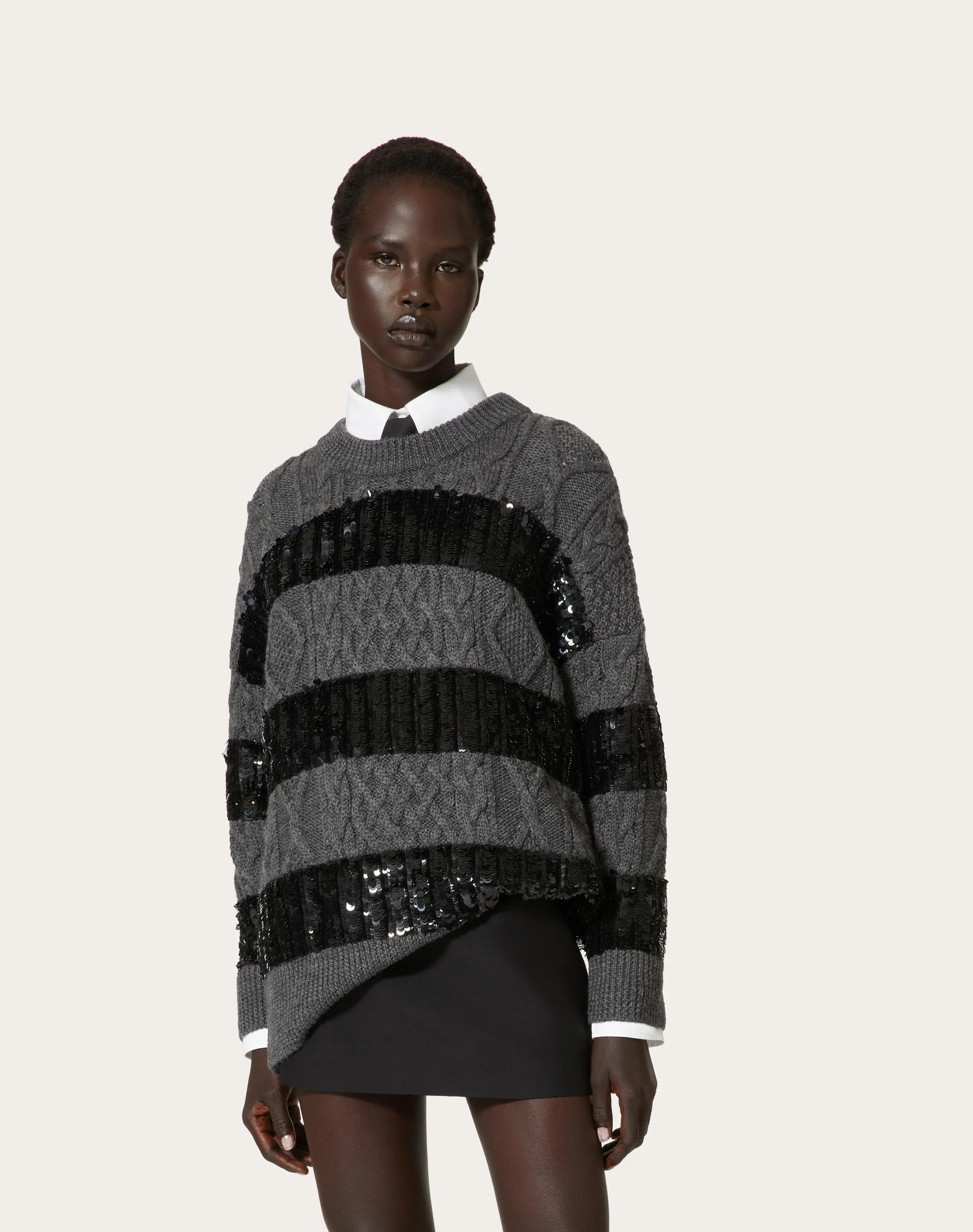 MAGLIA IN LANA RICAMATA