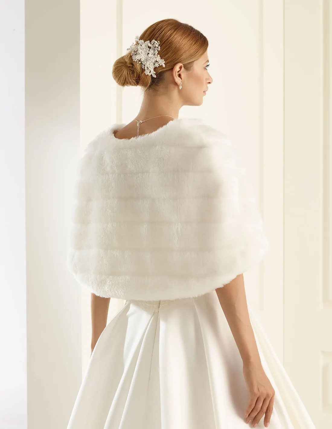 Mantella da sposa di alta qualità in ecopelliccia