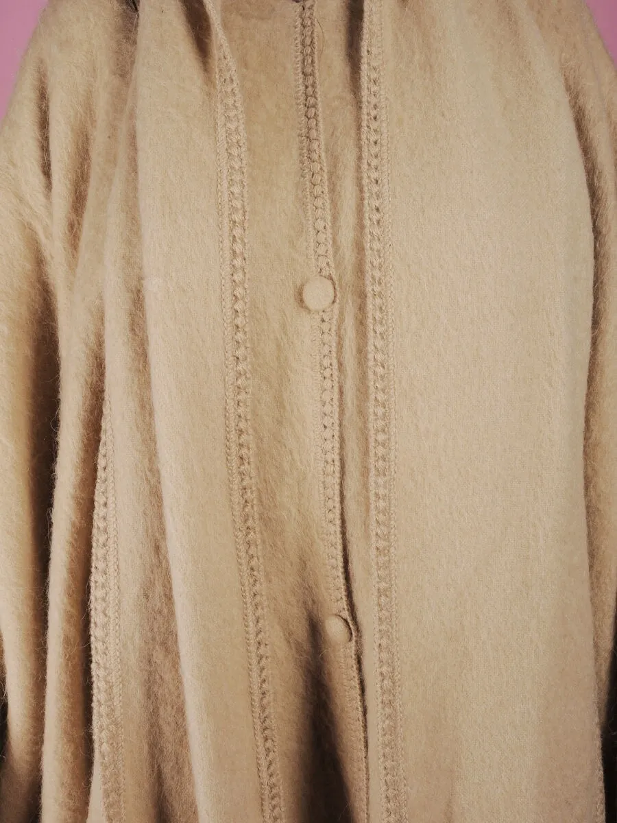 Mantella in alpaca color crema con sciarpa