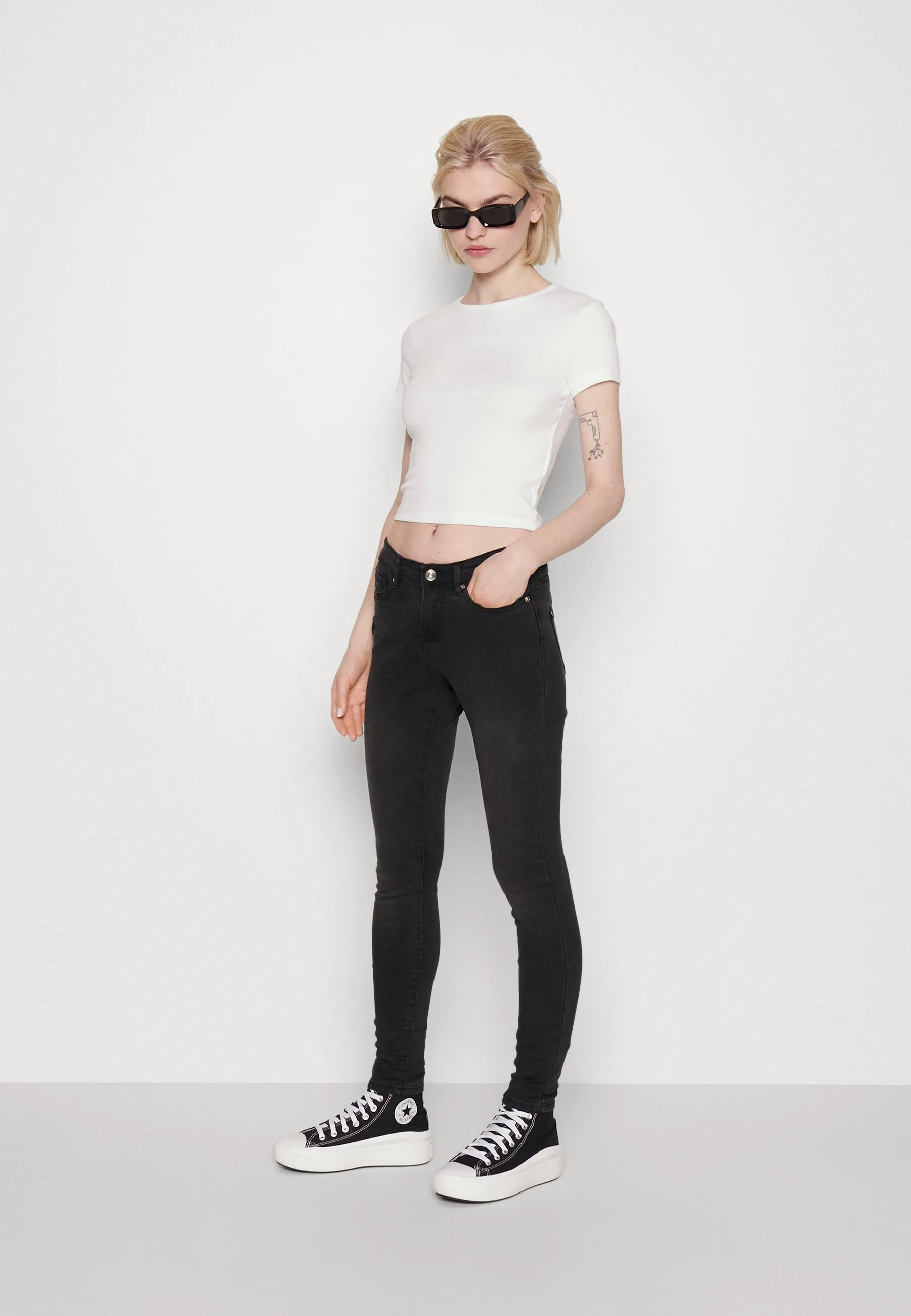 ONLWAUW MID - Jeans Skinny Fit