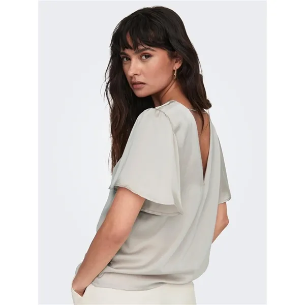 Only Maglia mezza manica jane V-neck top