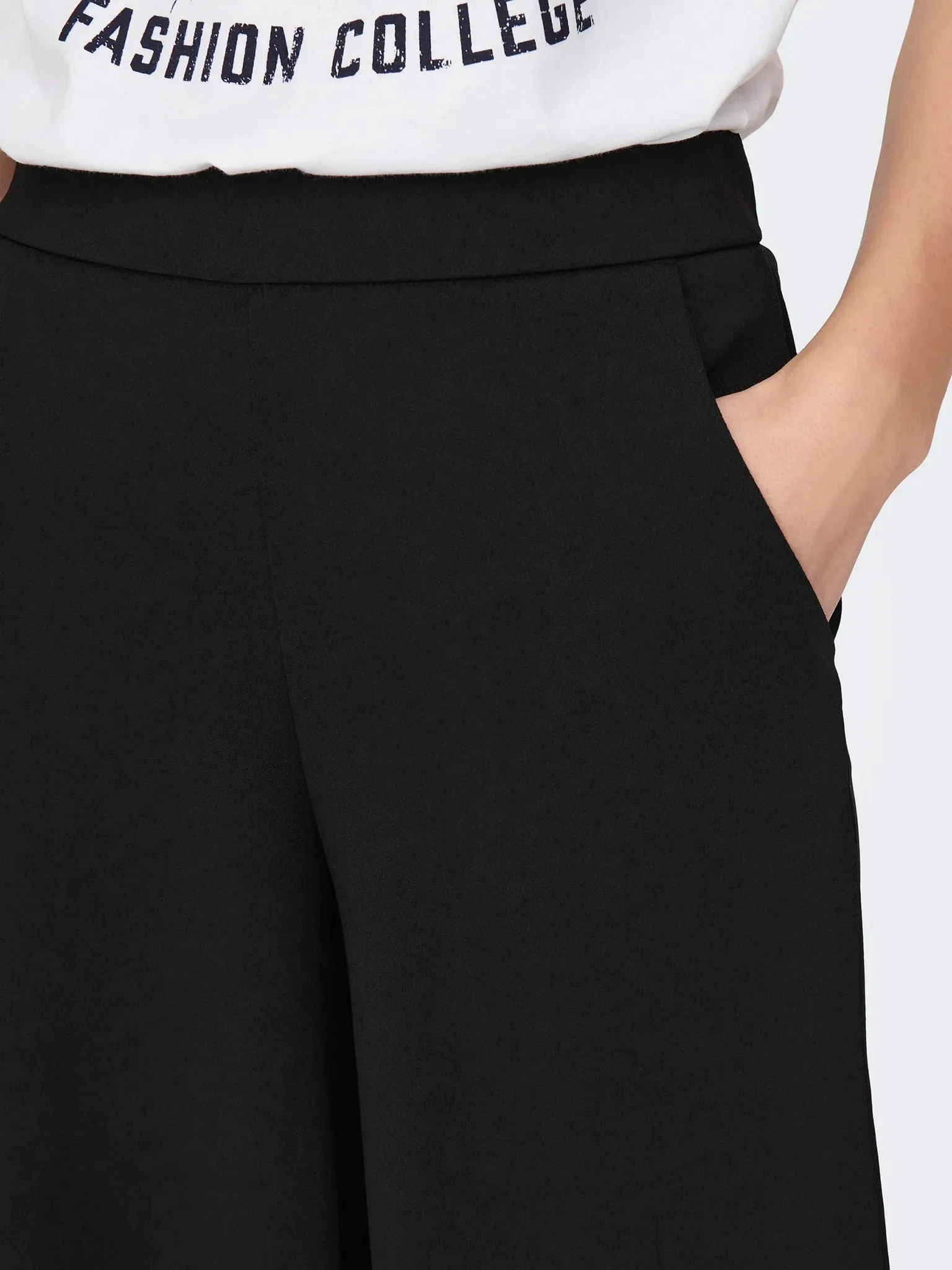 Pantaloni a palazzo Jacqueline De Yong JDYTANJA LIFE WIDE FLOWY PANT JRS NOOS Nero