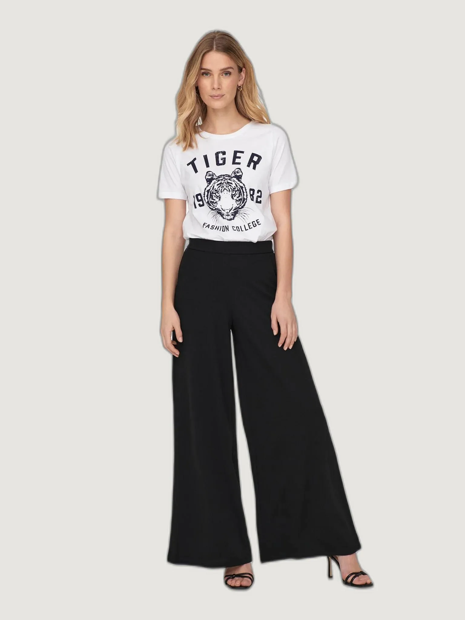 Pantaloni a palazzo Jacqueline De Yong JDYTANJA LIFE WIDE FLOWY PANT JRS NOOS Nero