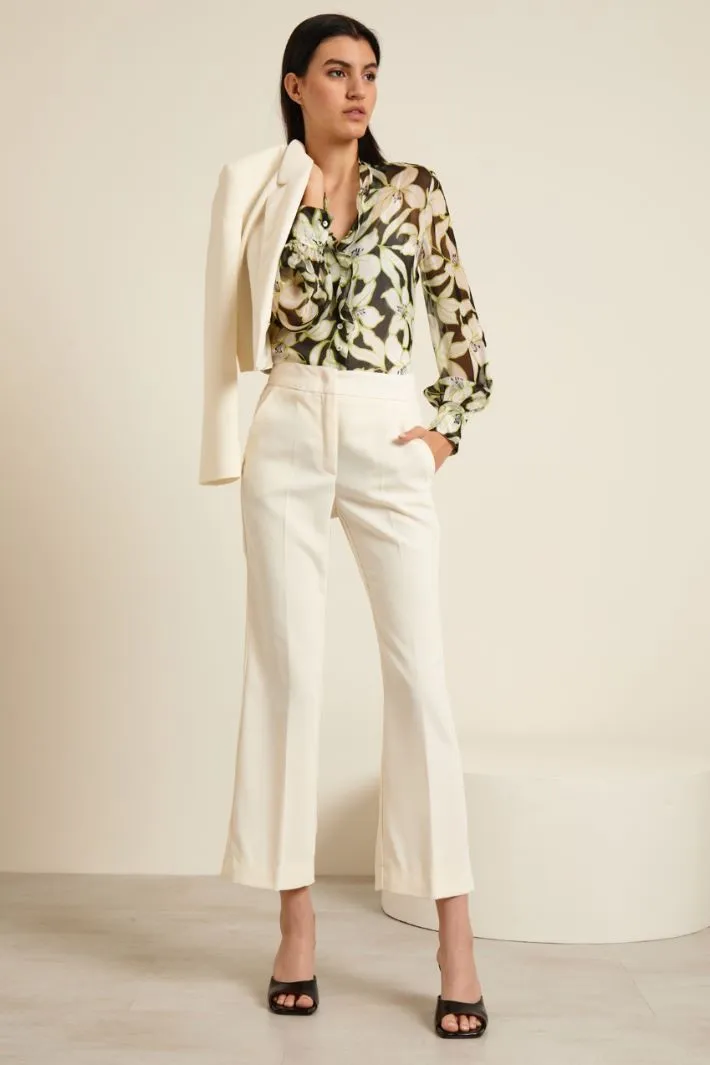 Pantaloni a trombetta