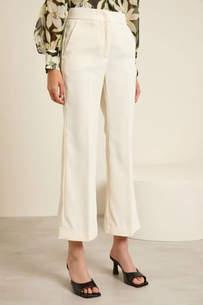 Pantaloni a trombetta