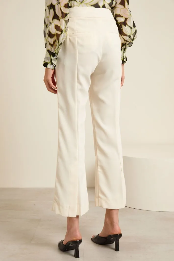 Pantaloni a trombetta