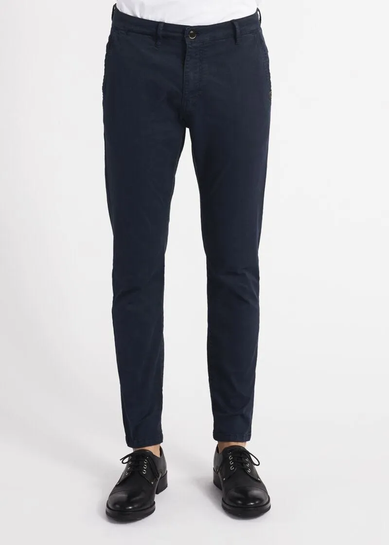 Pantaloni chino in gabardina gessata