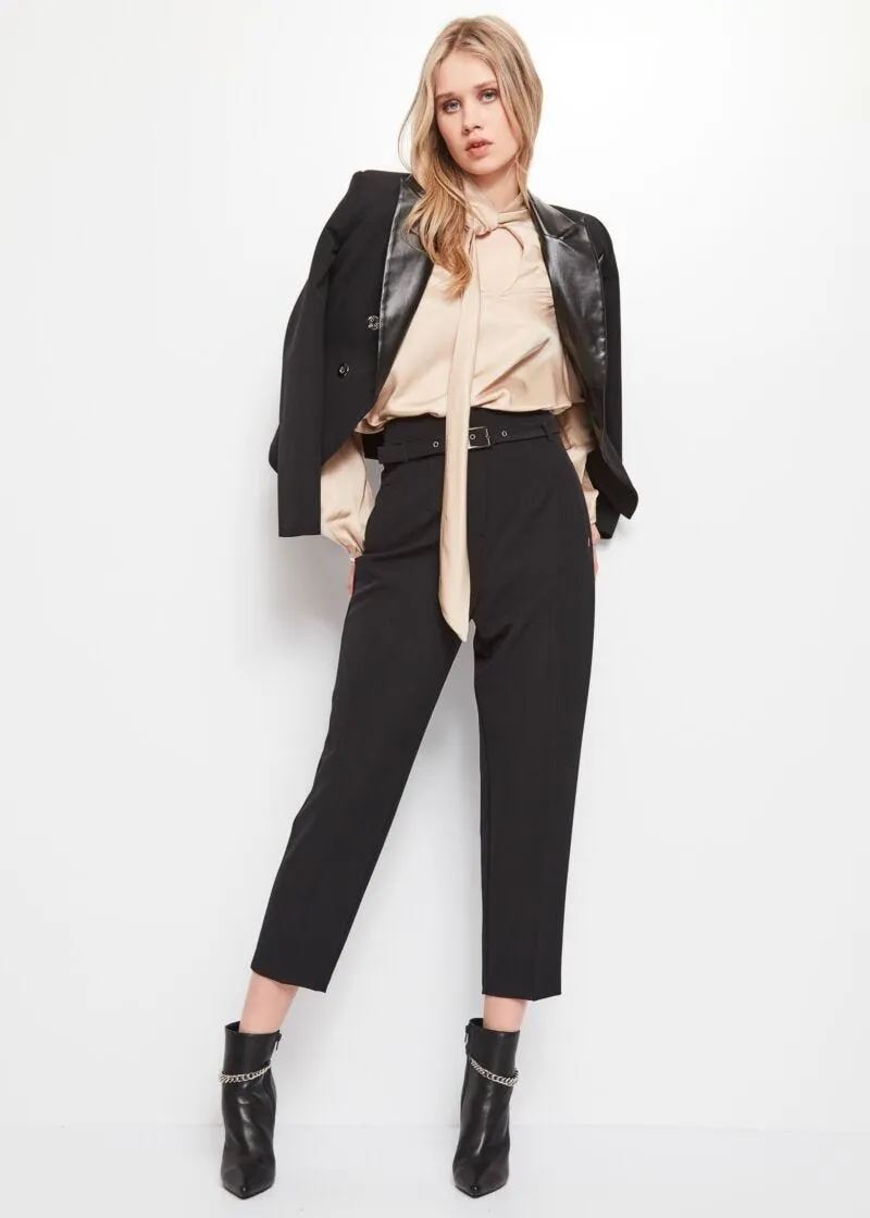 Pantaloni con cintura