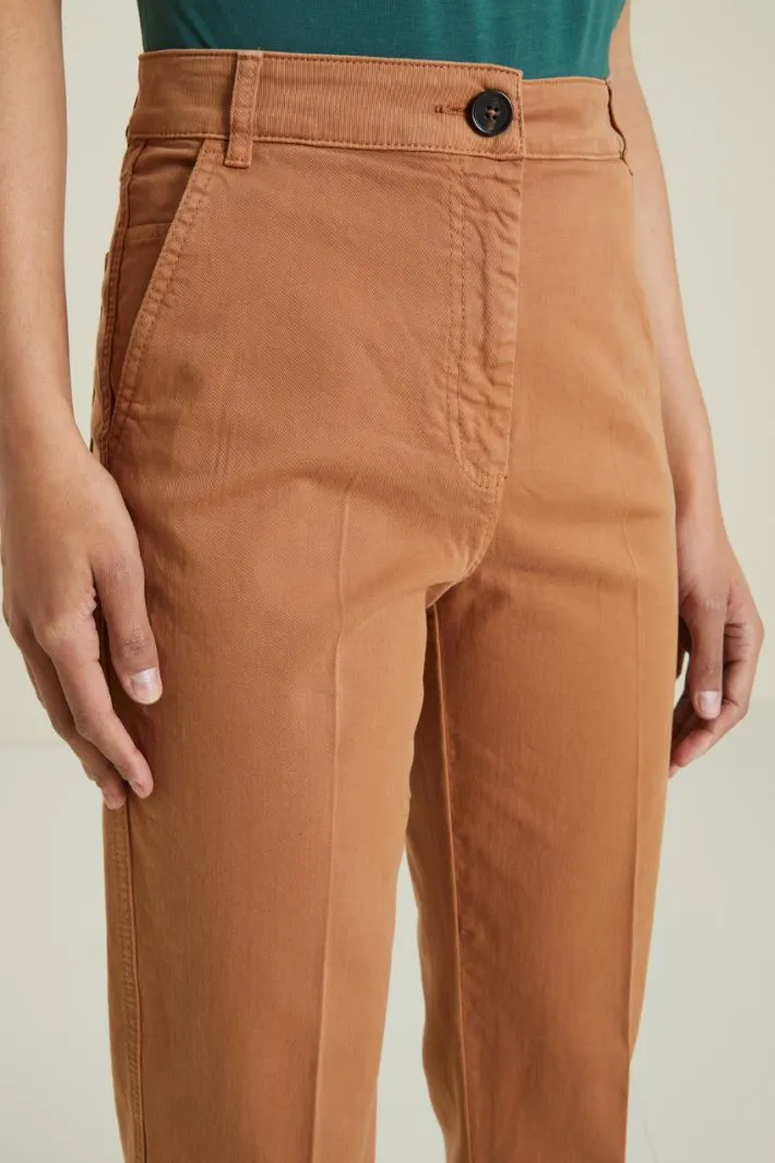 Pantaloni in cotone stretch