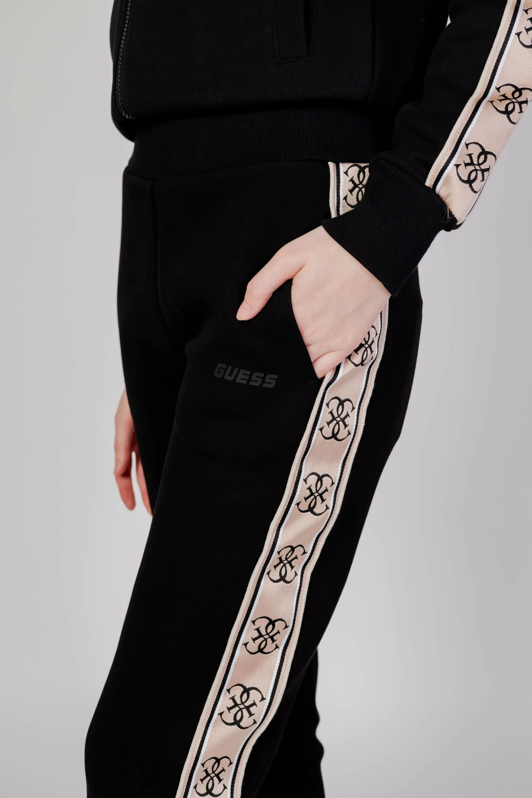Pantaloni sportivi Guess Active BRITNEY JOGGER Nero