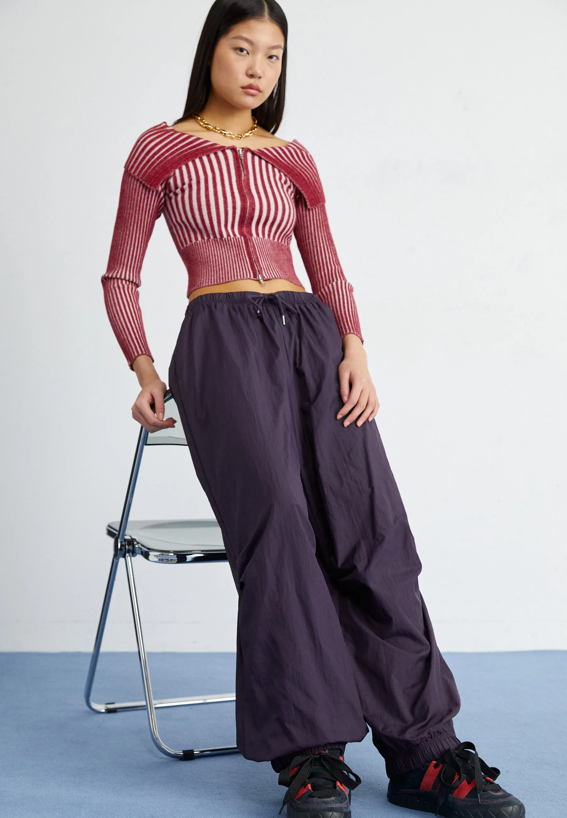 PREMIUM ESSENTIALS PARACHUTE PANTS - Pantaloni sportivi