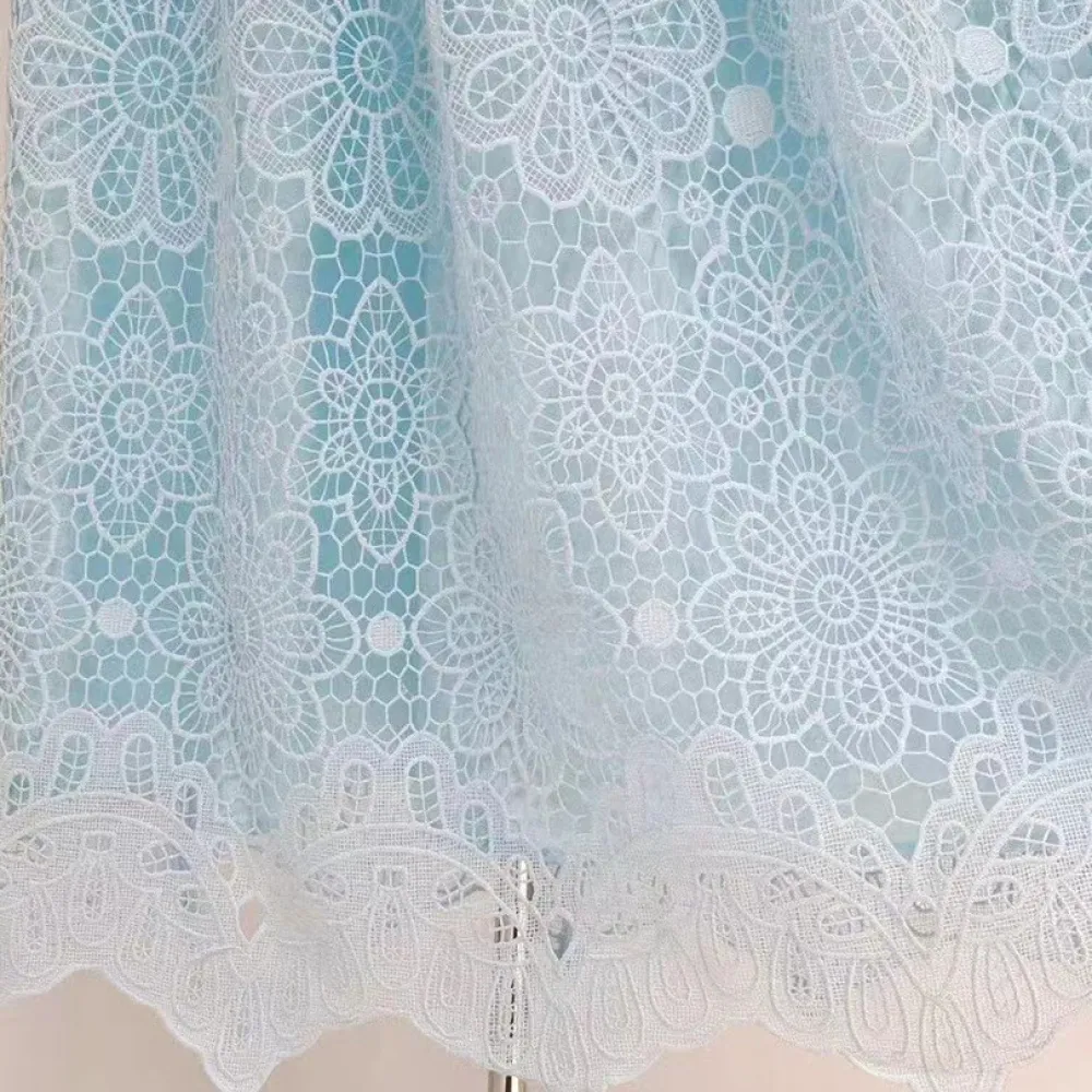 Scollo a V a maniche corte solubile in acqua Fiore Hollow Splicing Vita Grande altalena Gonna lunga moda Abito stile principessa