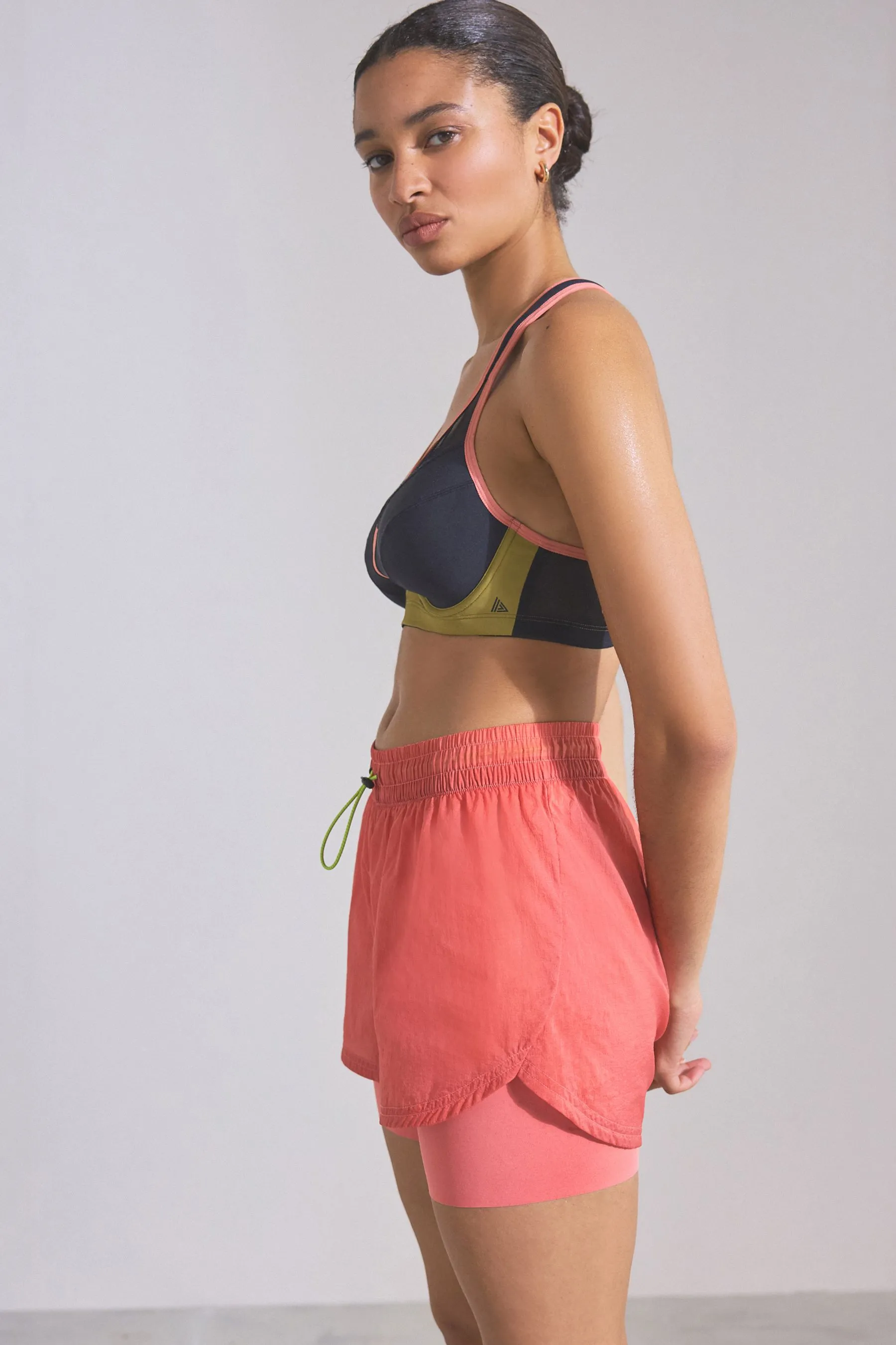 Shorts sportivi 2-in-1 a vita alta