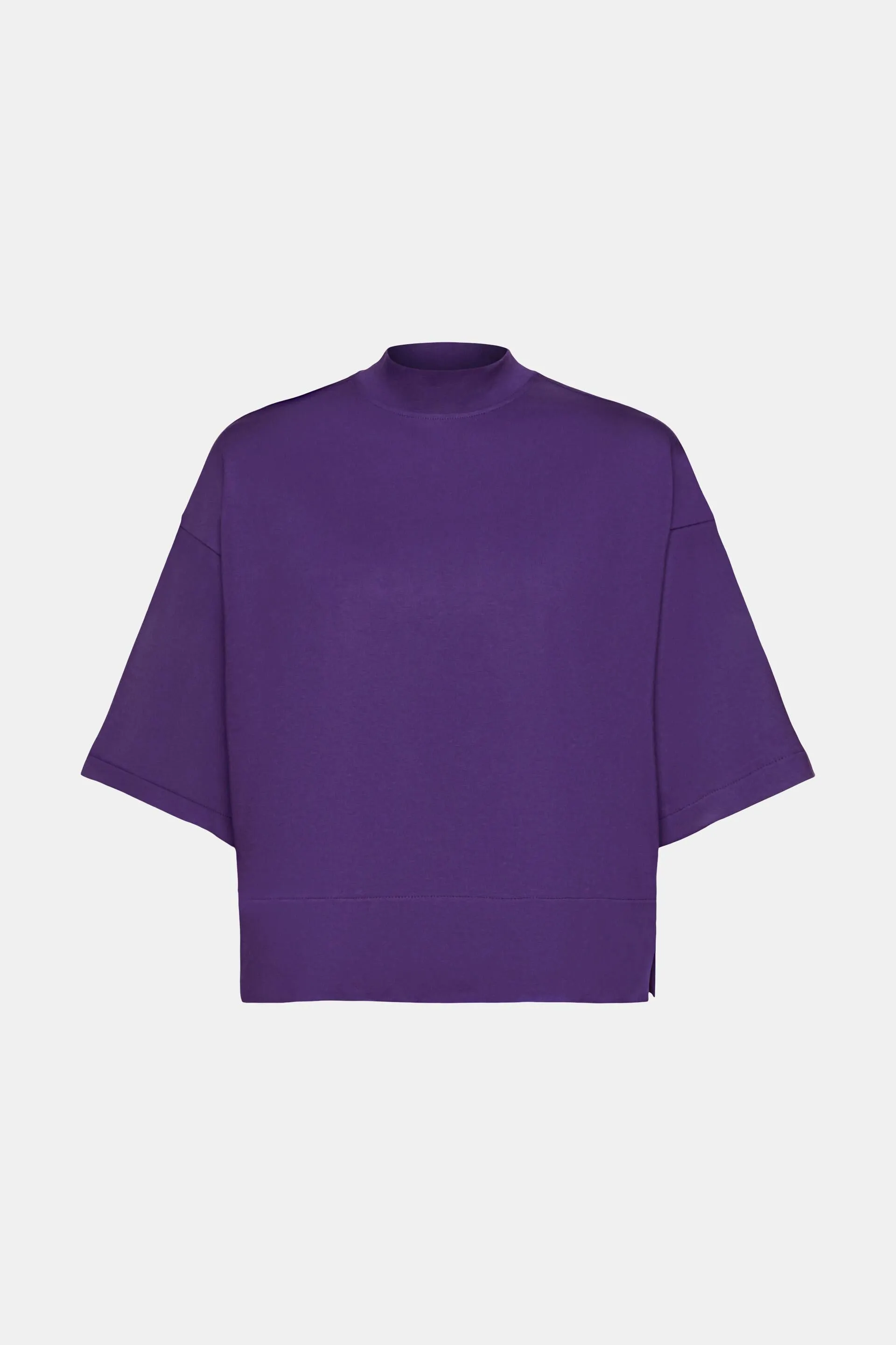 Top a maniche corte con collo a lupetto