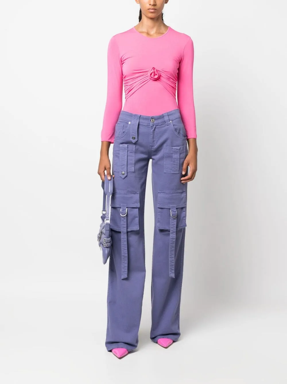 Top con applicazione a fiori in rosa - donna
